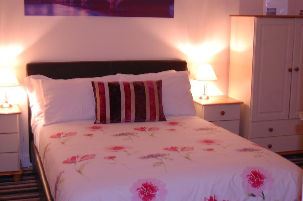 Dawn Break Bed & Breakfast Largs Oda fotoğraf