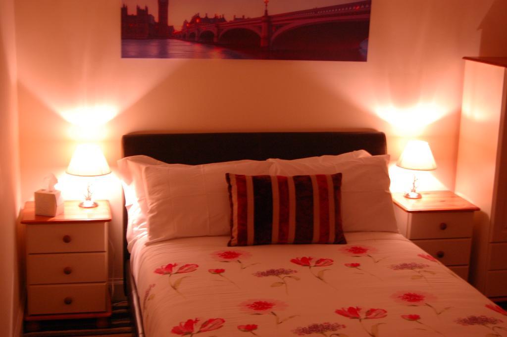 Dawn Break Bed & Breakfast Largs Oda fotoğraf