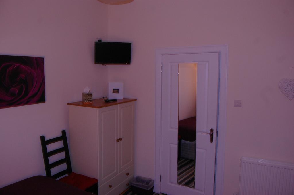 Dawn Break Bed & Breakfast Largs Oda fotoğraf