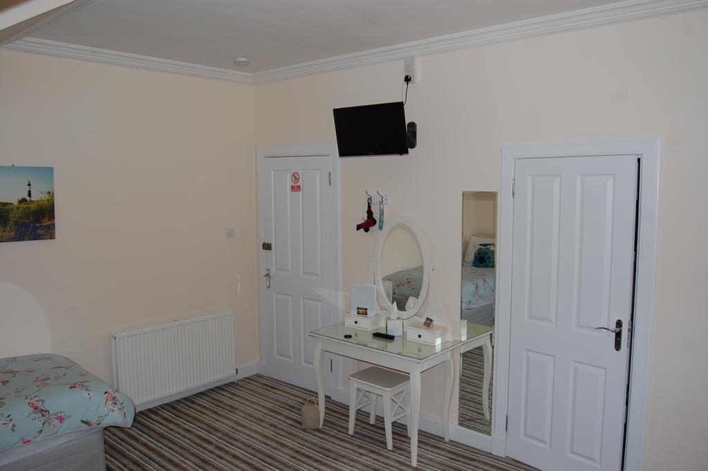 Dawn Break Bed & Breakfast Largs Oda fotoğraf
