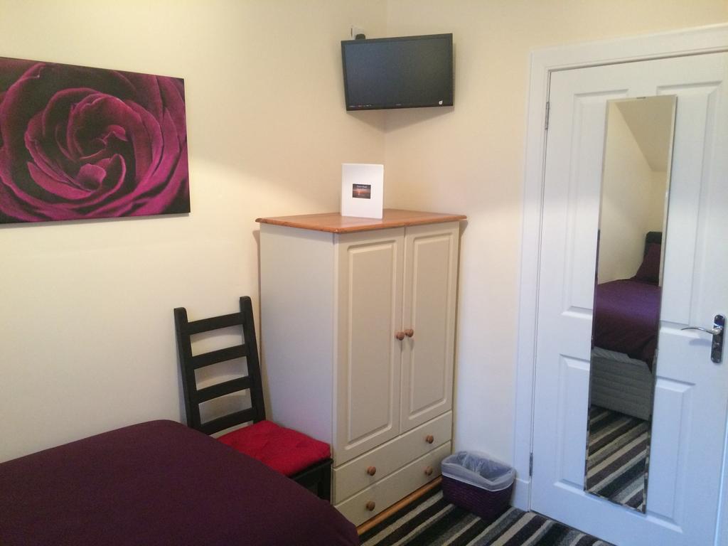 Dawn Break Bed & Breakfast Largs Oda fotoğraf